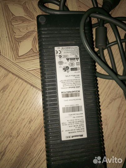 Xbox 360 на запчасти или под ремонт