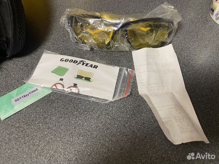 Солнцезащитные очки