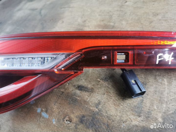 Фонарь внутренний левый LED Haval F7