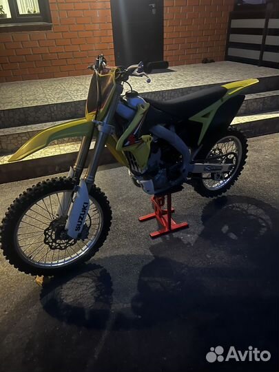 Suzuki rmz250