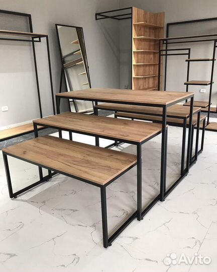 Торговое оборудование для магазина одежды