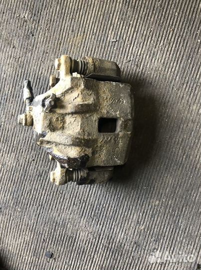 Суппорта передние Hyundai Sonata Ef