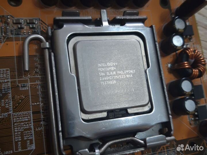 Материнская плата с процессором