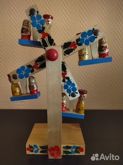 Весёлая карусель с матрёшками высота 33 см