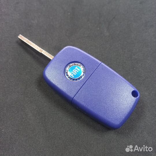 Выкидной ключ Fiat синий