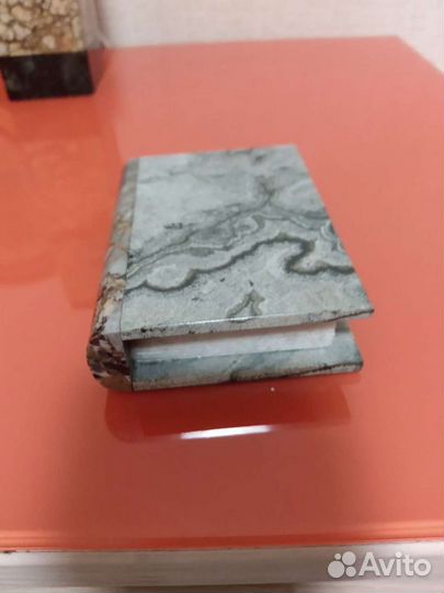 Ваза из камня (малахит