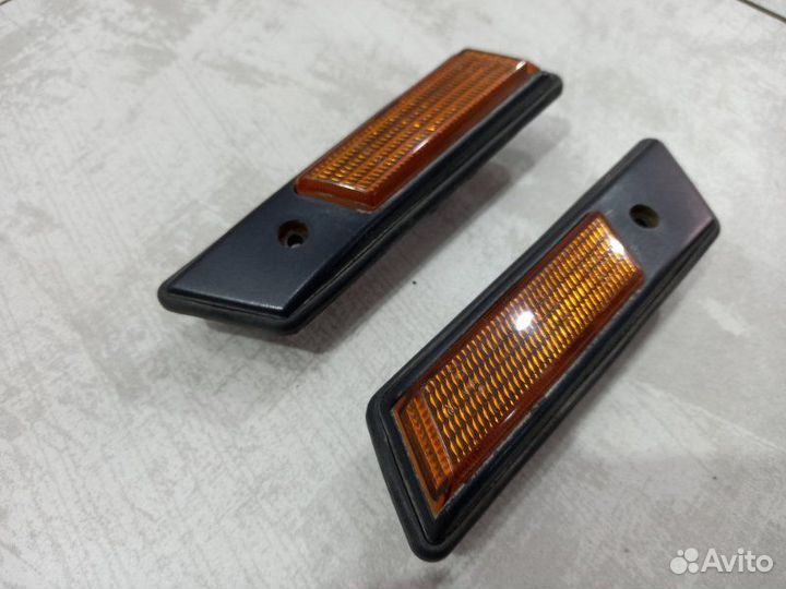 Поворотники в крылья Bmw 750 E32 M70B50 1992