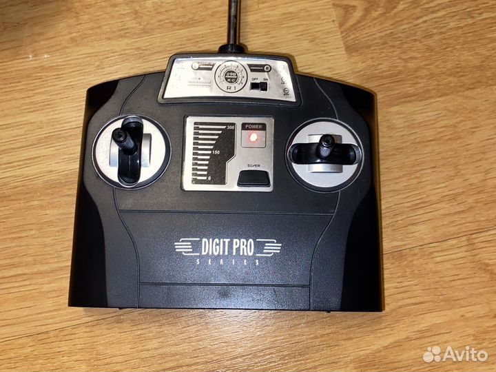 Радиоуправляемая модель автомобиля BMW X6