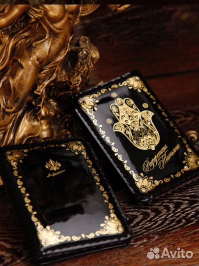 Обложка на паспорт «Рука мира» (лаковая кожа, Swar