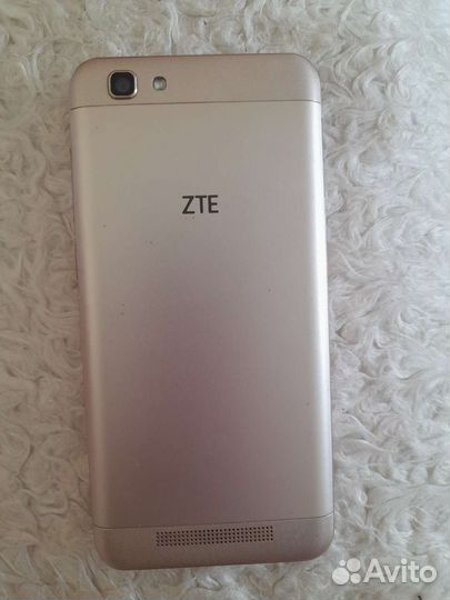 Телефон ZTE