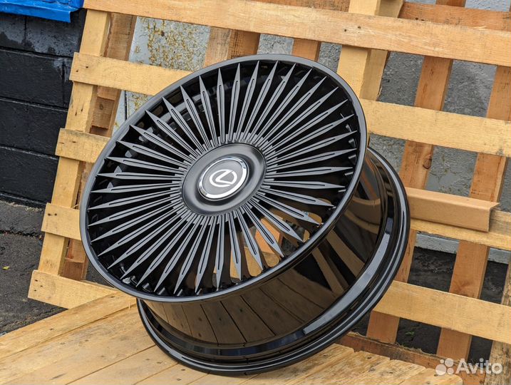 Кованые диски GT Forged R23 на Lexsus LX 600