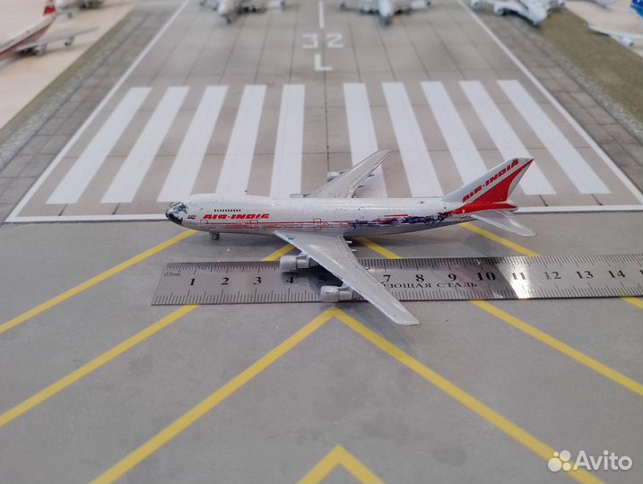 Самолёт Boeing 747 