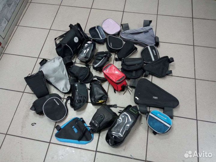 Багажникы + насосы + замки из сумки для велосипеда