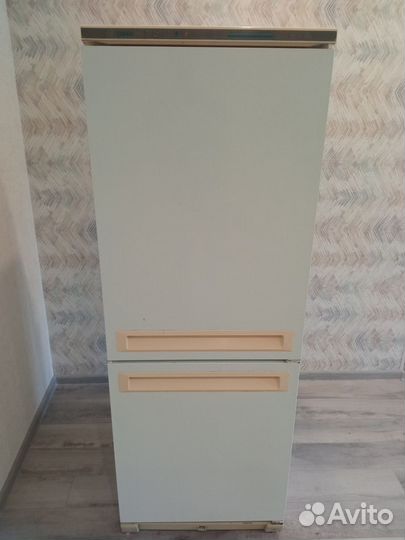 Холодильник б/у stinol