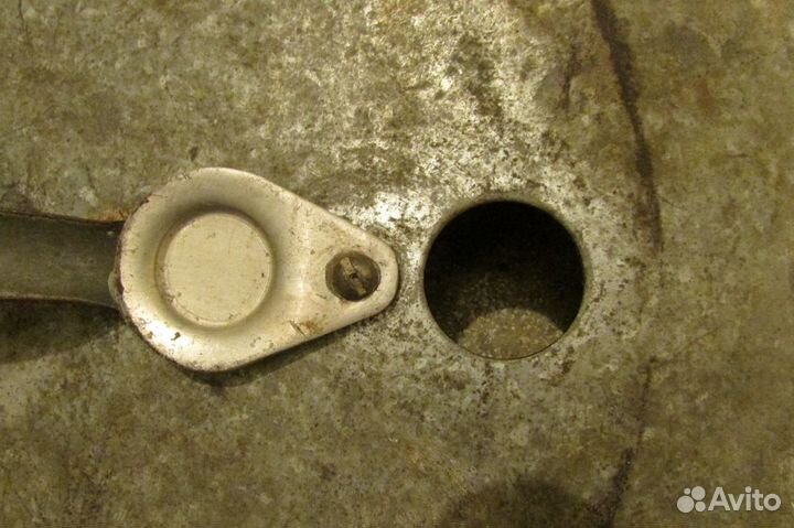 Алюминиевый бак с крышкой и краном