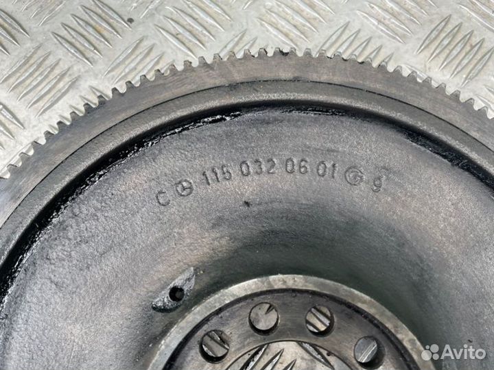 Маховик Mercedes W123 M115 2.3 1983