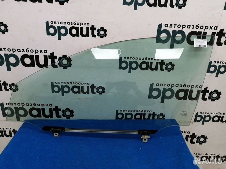 Стекло передней левой двери 68102-05030 Toyota