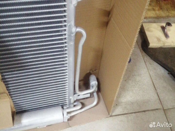 Радиатор кондиционера на Мерседес мл164