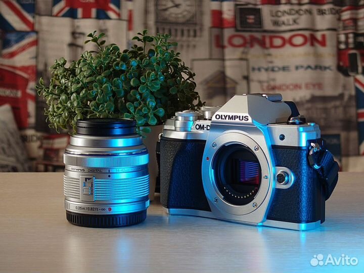 Беззеркалка для 4К Olympus E-M10 Mark III +допы
