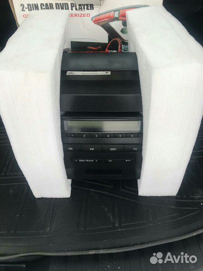 Штатная магнитола на Toyota LC 200