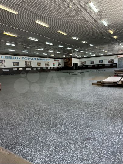 Склад, 818 м²