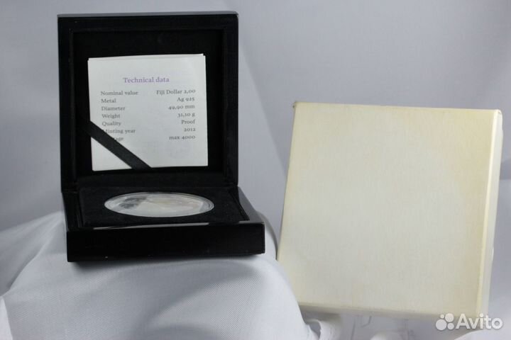 Набор монет Инь-Янь Год дракона Фиджи 31,1 серебра