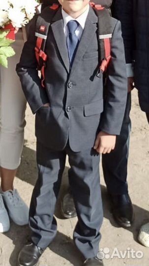 Школьный костюм тройка размер 128