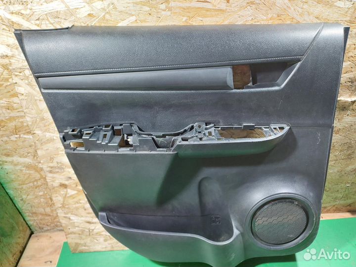 Обшивка двери задняя L G8 toyota Hilux (2015- 2020