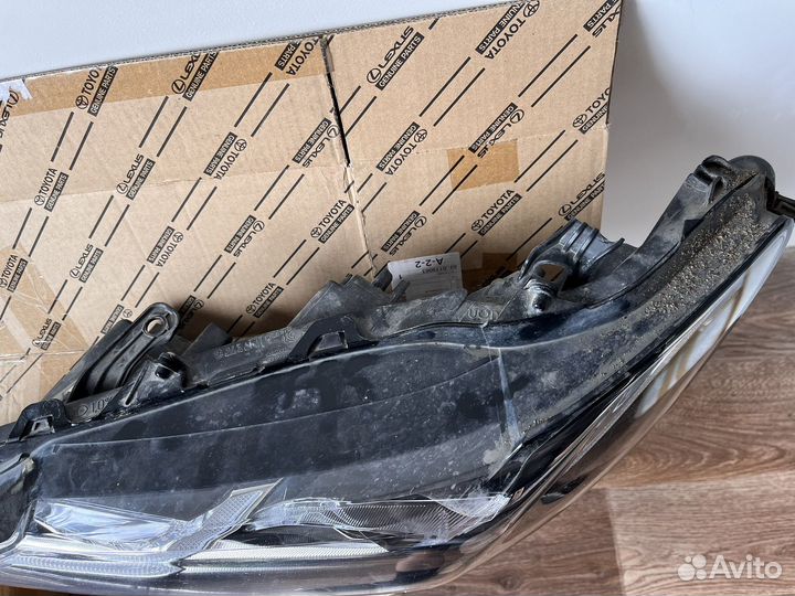 Левая фара Toyota Camry 70