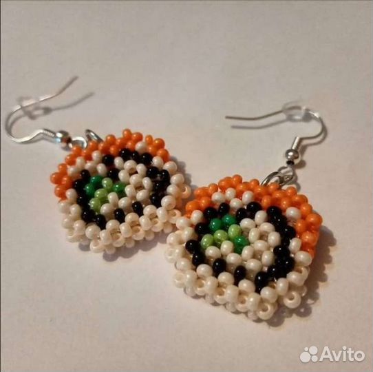 Украшения из бисера