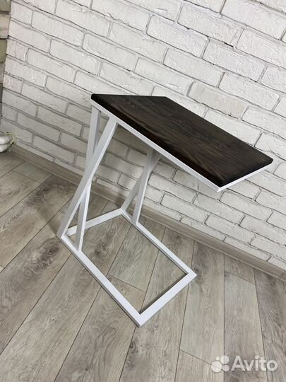 Придиванный столик