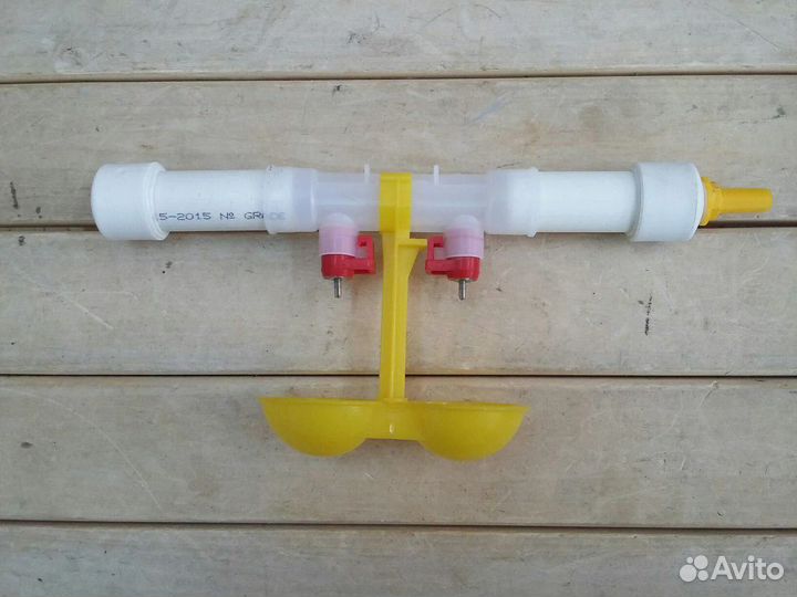 Ниппельная поилка для кур, перепелов, цыплят