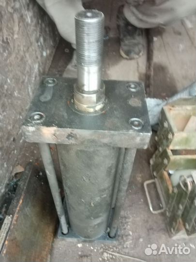 Пневмоцилиндр