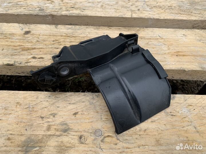 Крышка пыльник генератора Рено 1.5 dCi K9K дизель