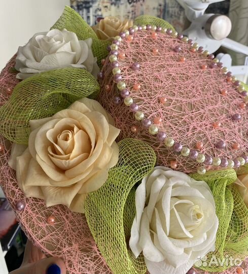 Шляпа с цветами, женская