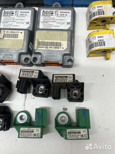 Датчик удара Пежо Рено Peugeot Renault