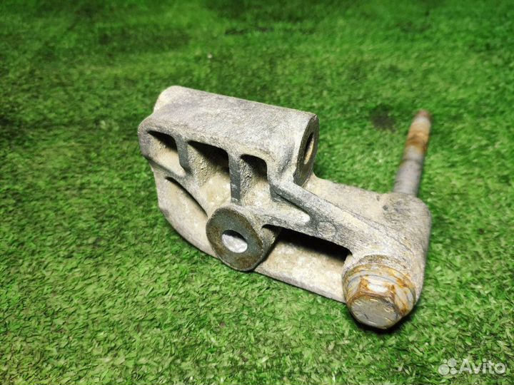 Кронштейн генератора Opel Vectra B x18xe