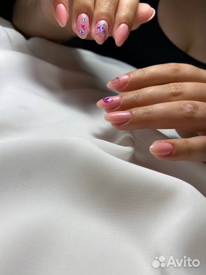 Модель на маникюр