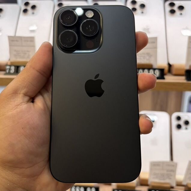 iPhone 16 Pro, 256 ГБ, SIM + eSIM