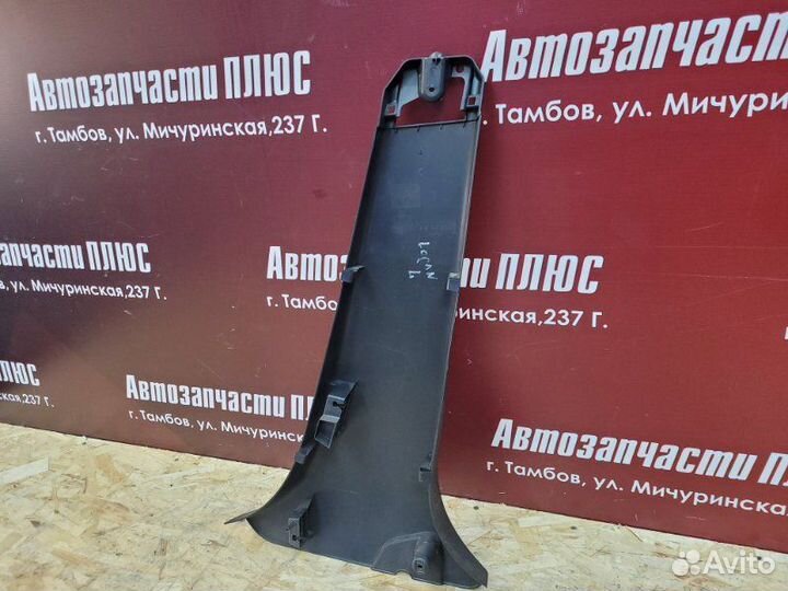 Обшивка средней стойки левая Renault Logan