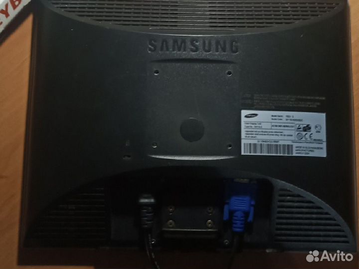 Монитор Samsung SyncMaster 152V