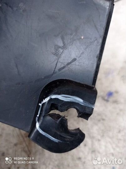Брызговик задний правый Toyota Land Cruiser Prado