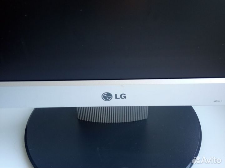 Монитор LG Flatron17