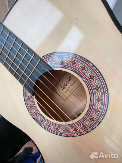 Классическая гитара шестиструнная