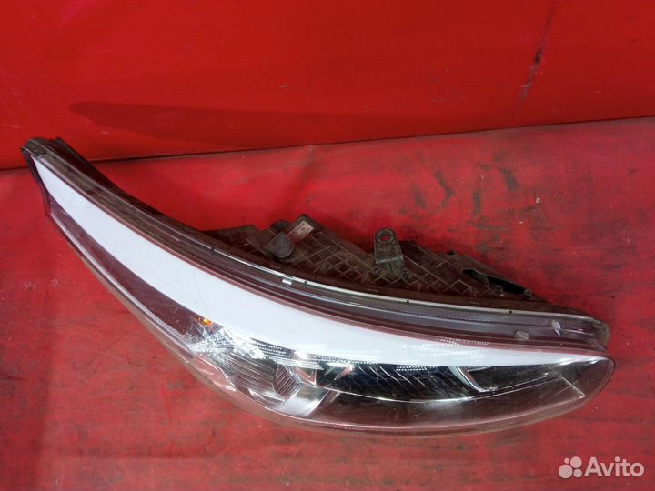 Фара передняя правая Kia Ceed 2 2012-2018