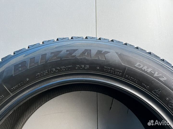 Bridgestone Blizzak DM-V2 215/60 R17