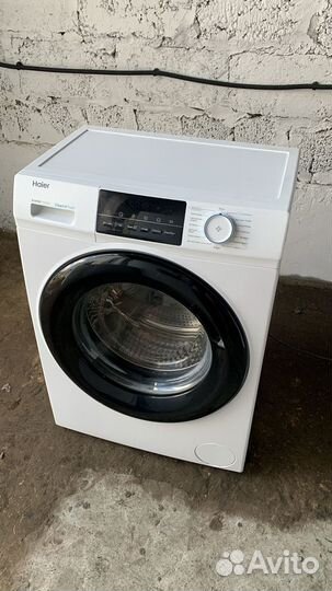 Стиральная машина узкая Haier HW60-BP12929A