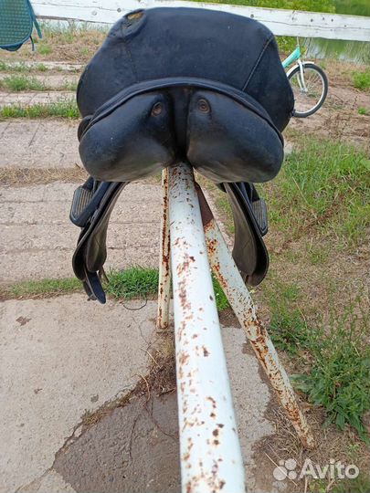 Седла разные выездка конкур троеборное