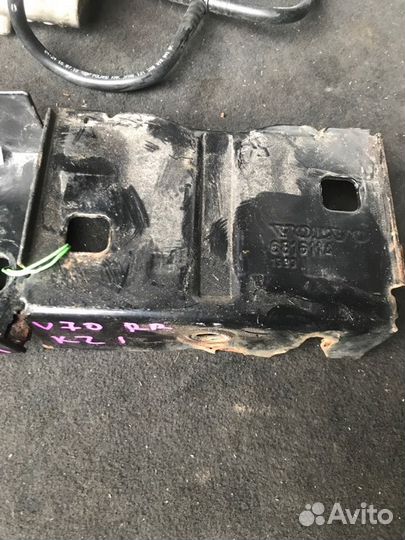 Кронштейн заднего бампера прав. зад. Volvo V70