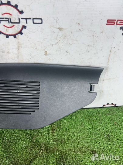 Заглушка обшивки багажника задняя левая Toyota